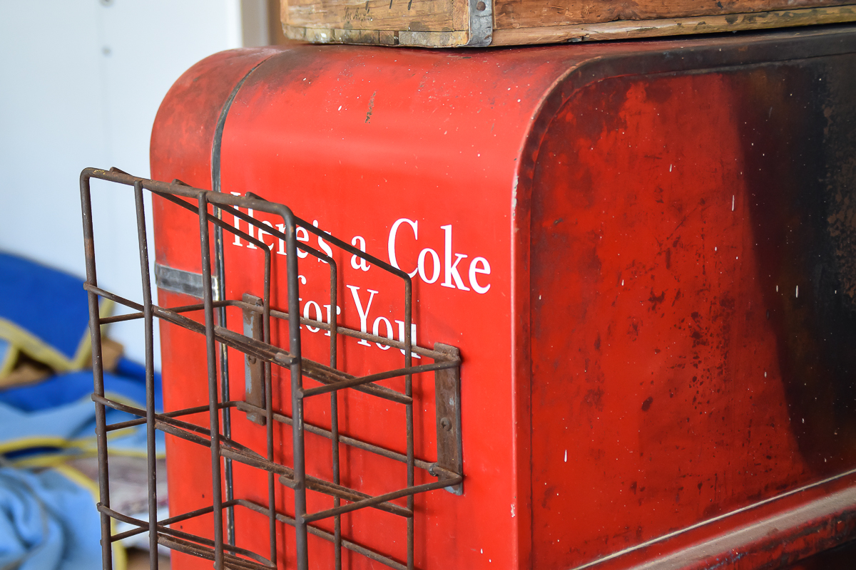 Vintage VMC-33 Coca Cola Machine