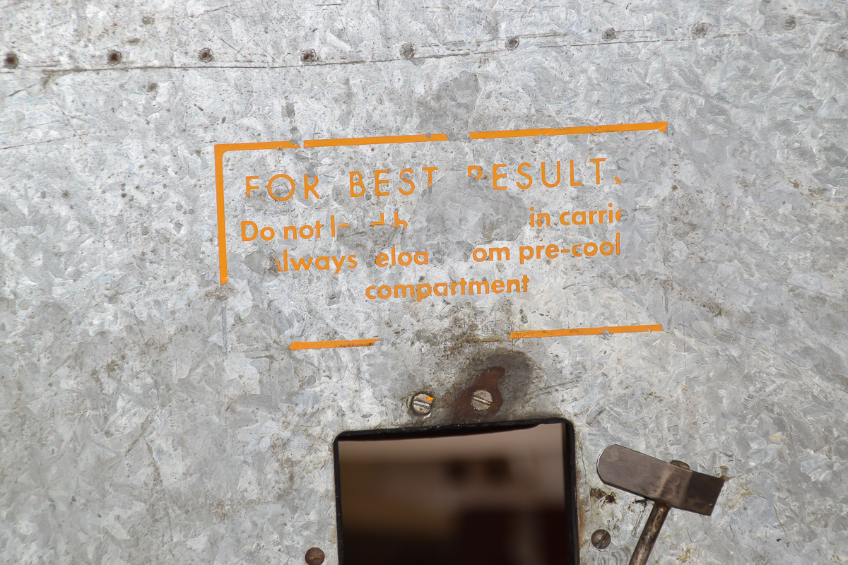 Vintage VMC-33 Coca Cola Machine