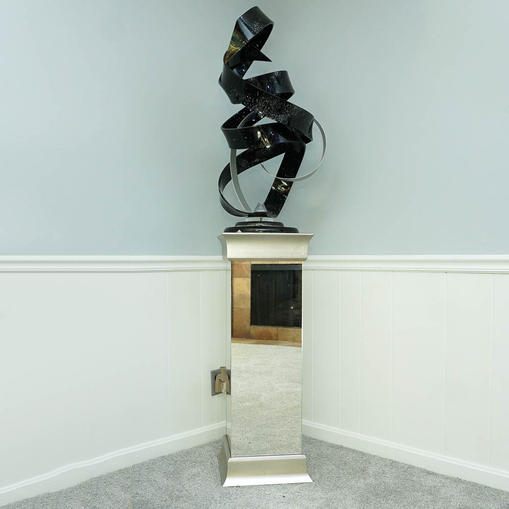 Shlomi Haziza Art Sculpture on Mirrored Base