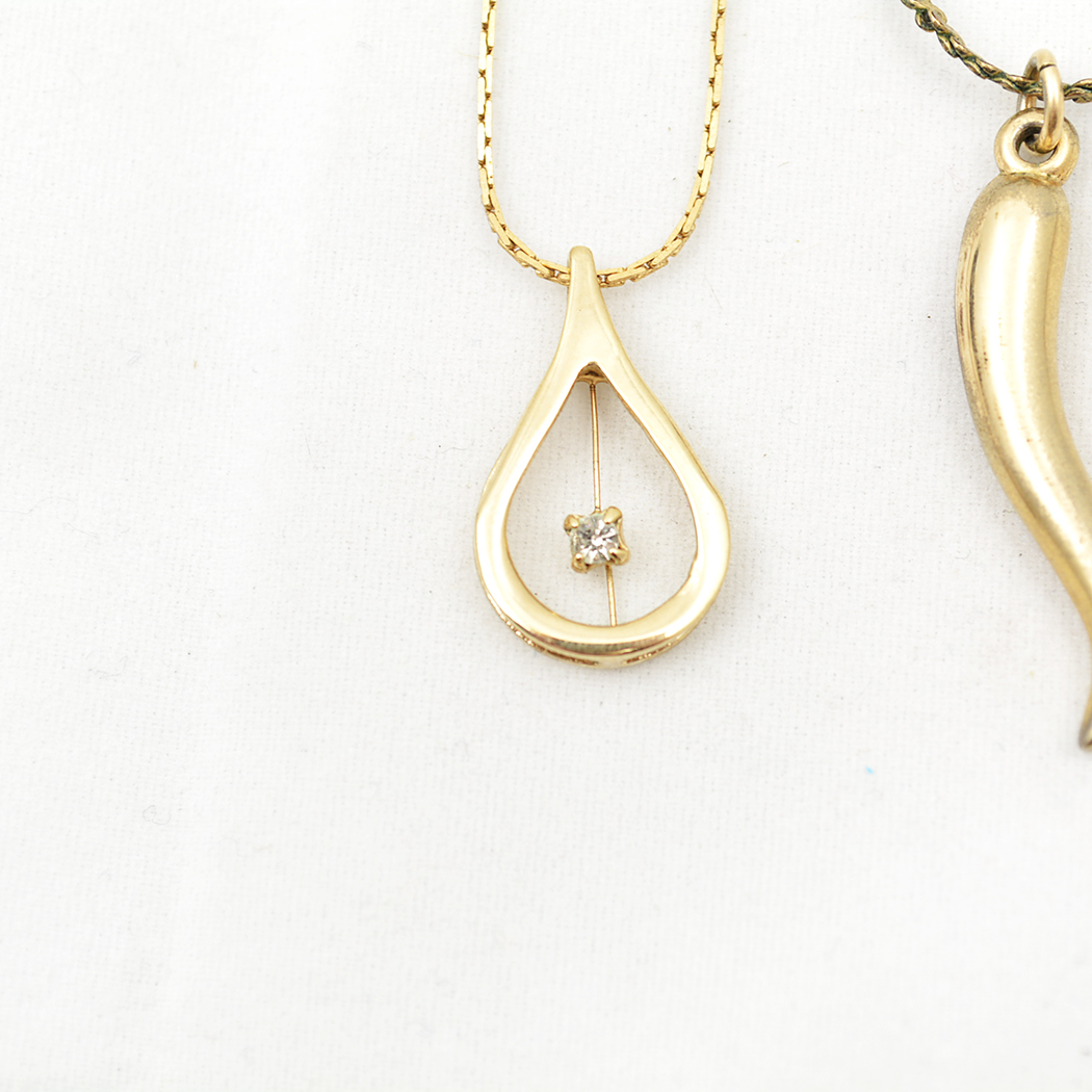 Vintage Gold Tone Pendant Necklace Collection