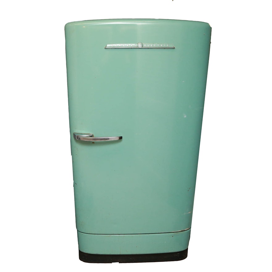 Vintage 1940s GE Refrigerator