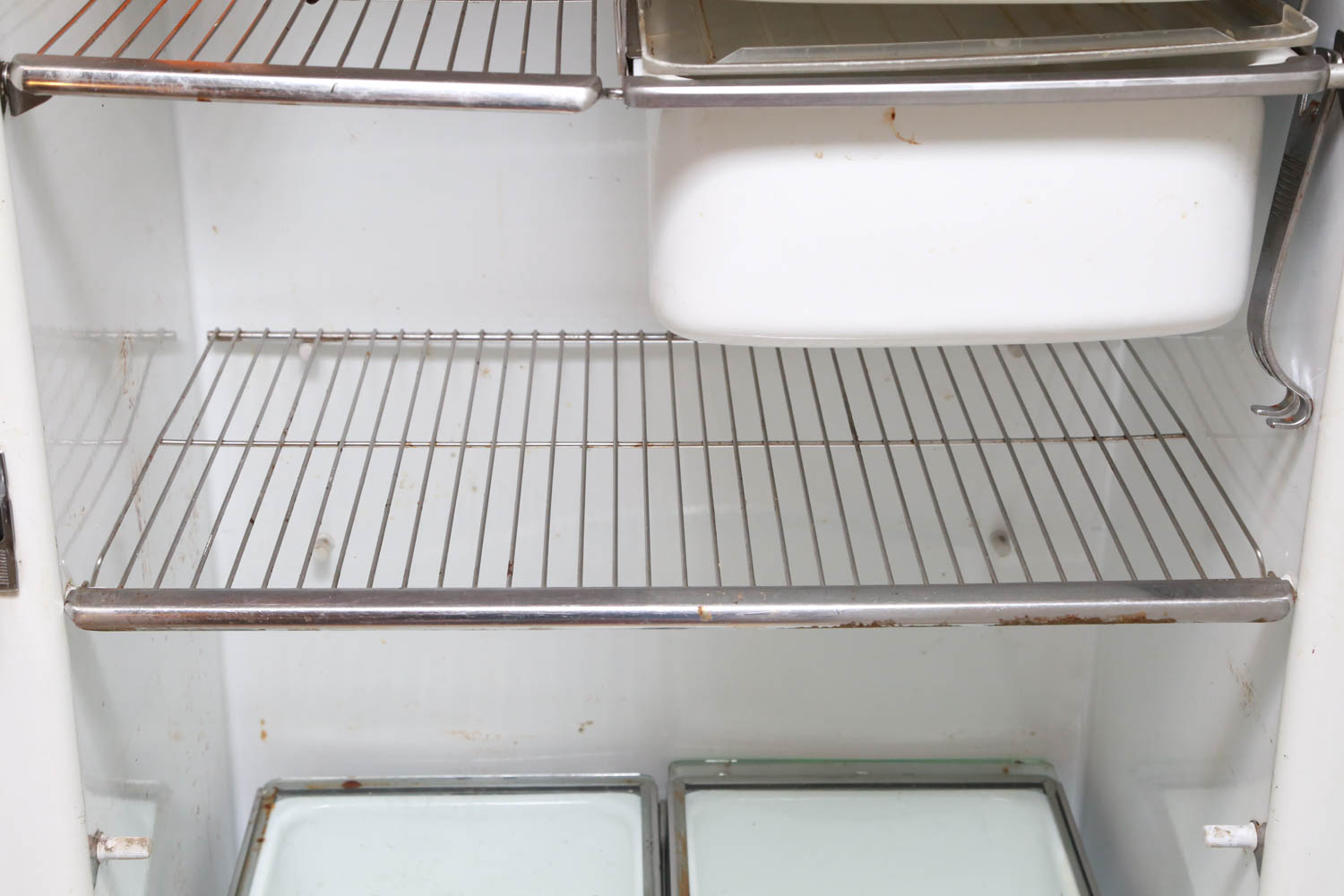 Vintage 1940s GE Refrigerator