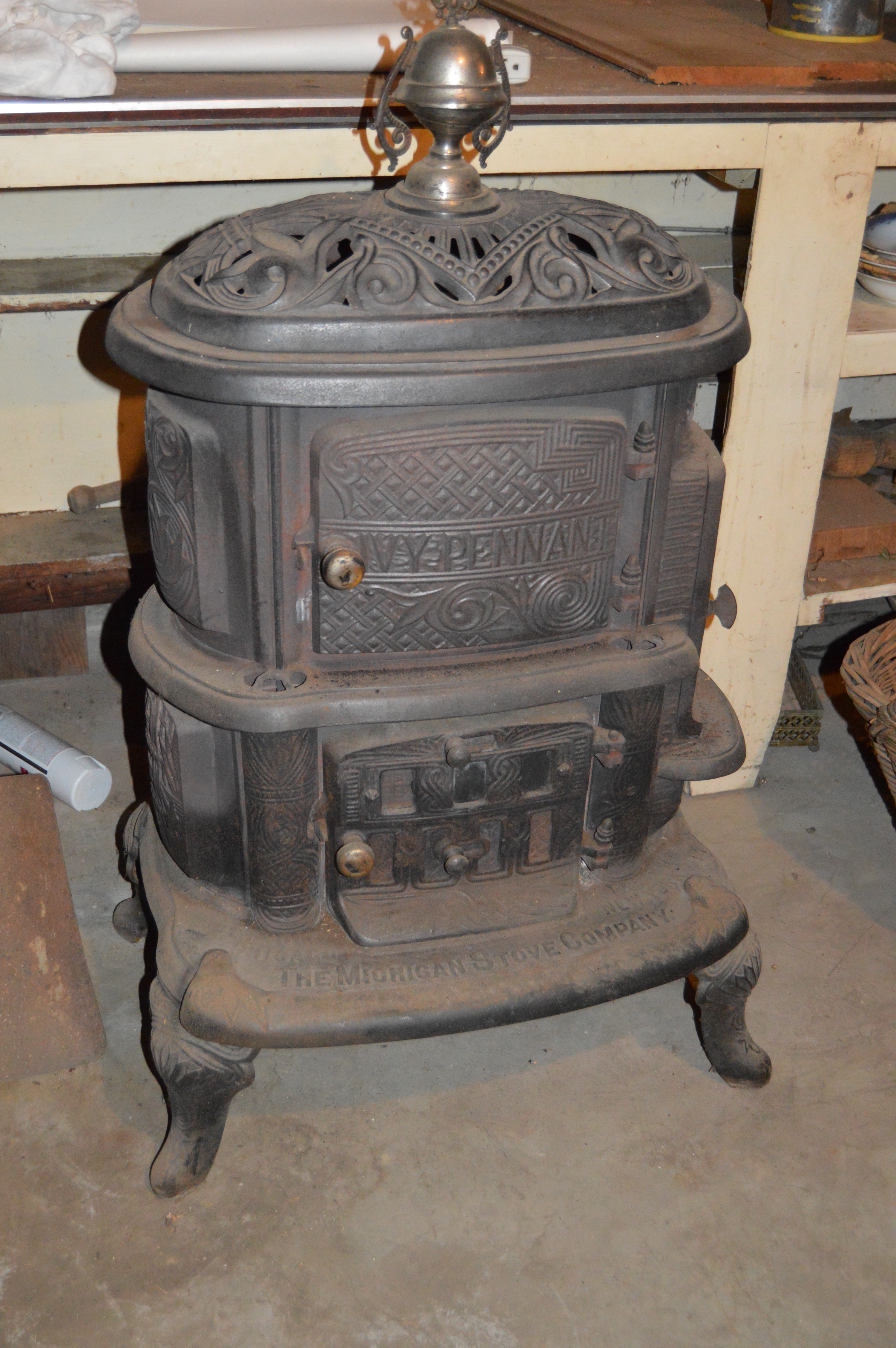 Antique Iron Ivy Pennant Stove