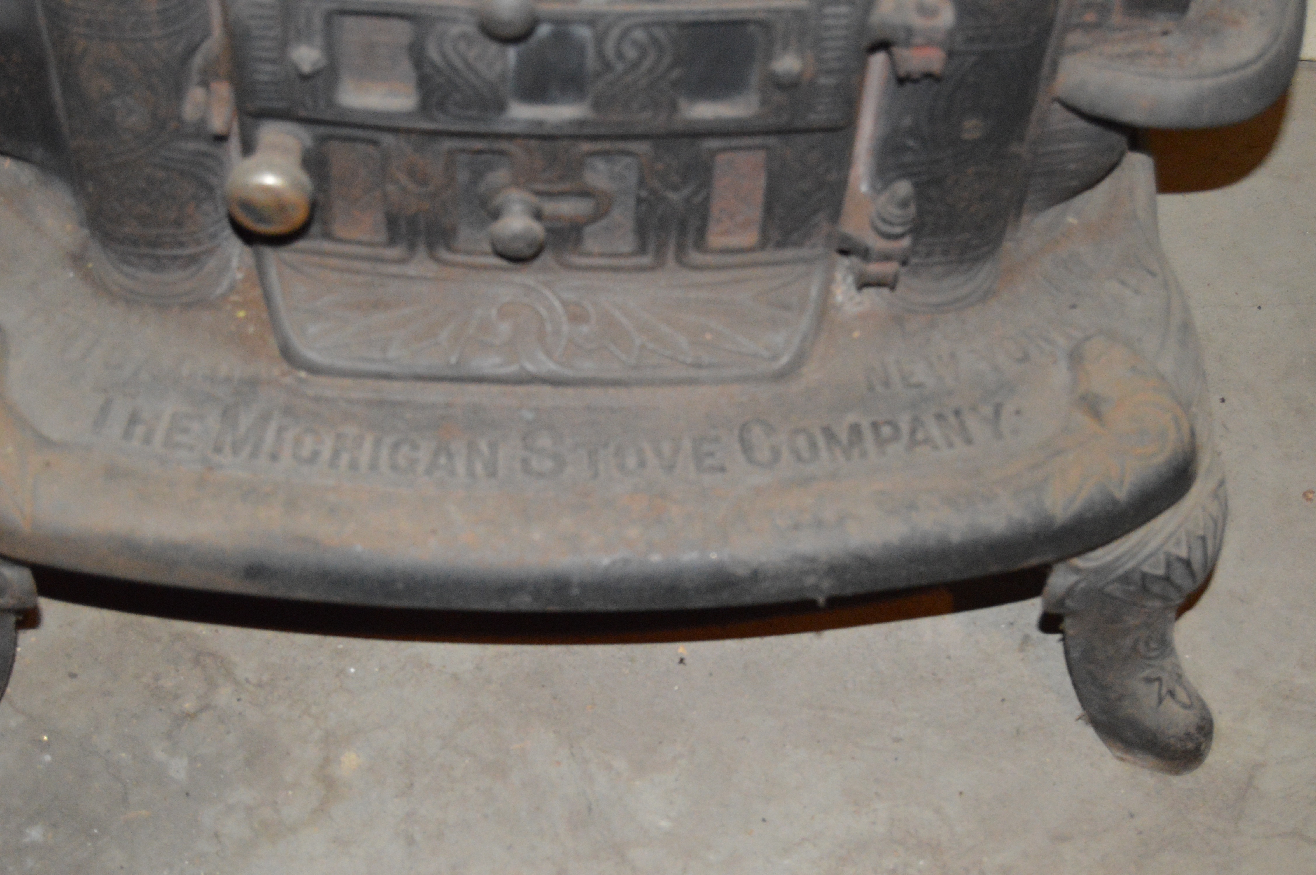 Antique Iron Ivy Pennant Stove