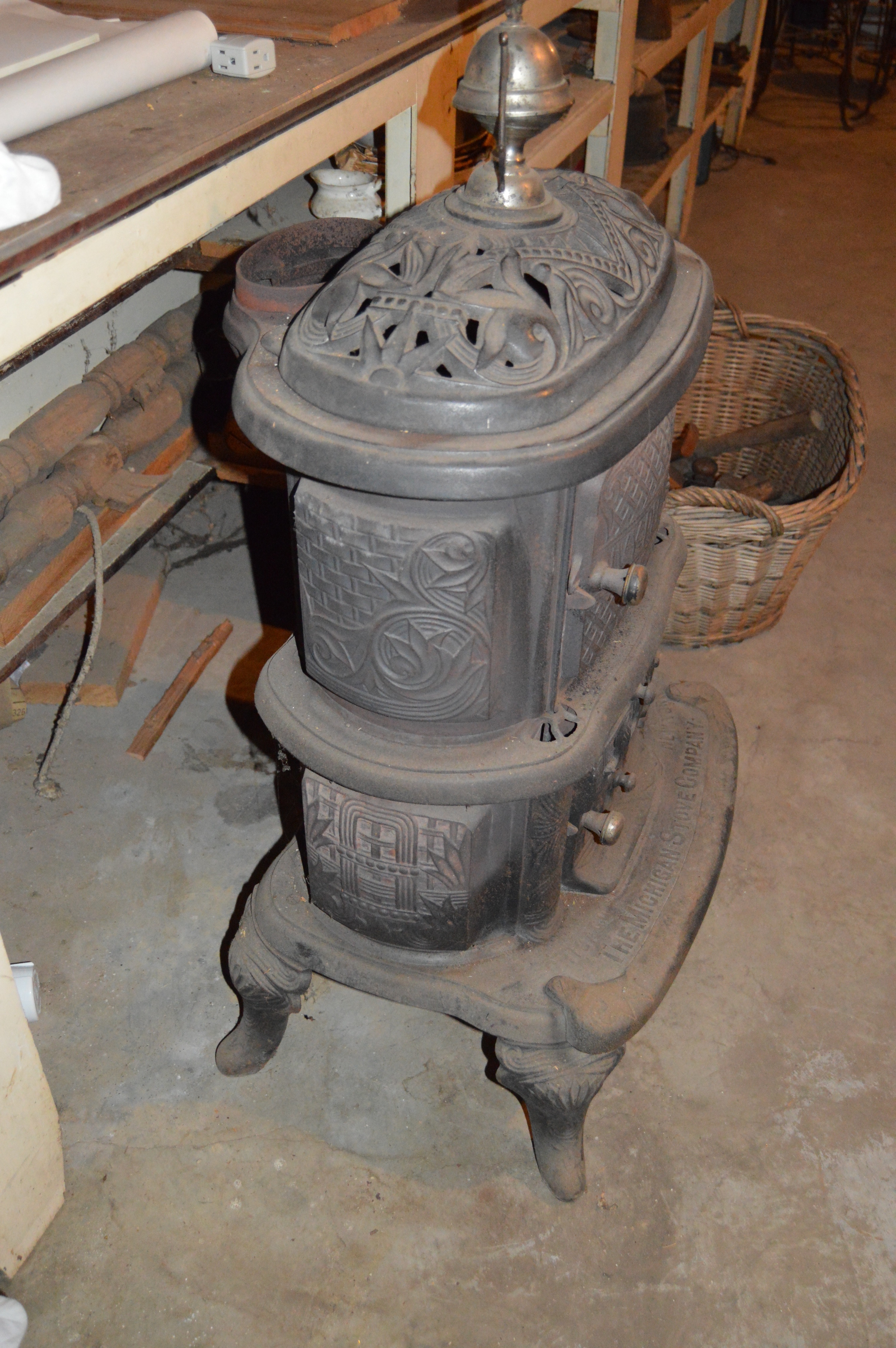 Antique Iron Ivy Pennant Stove