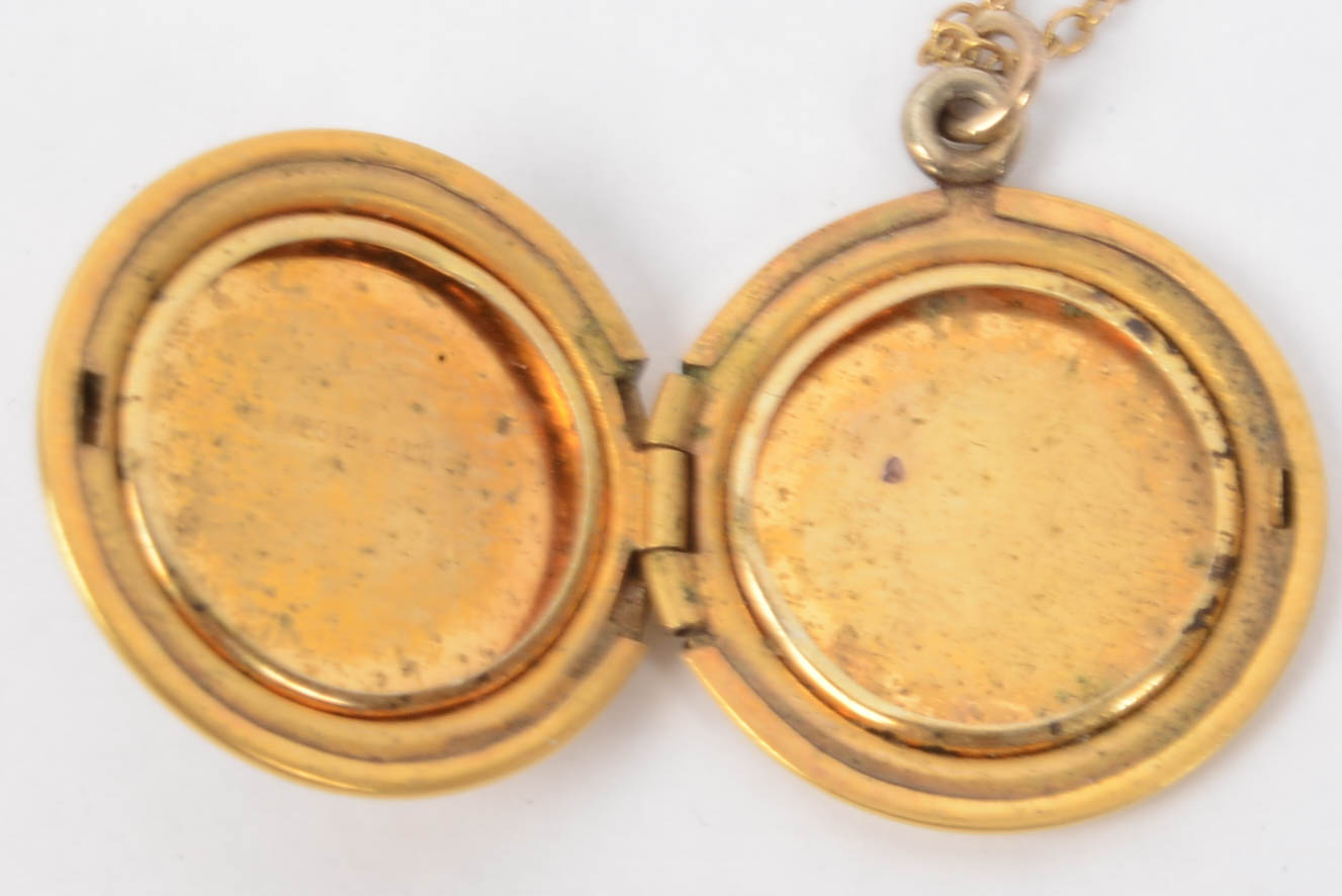 12K Gold Filled Cameo Pendant