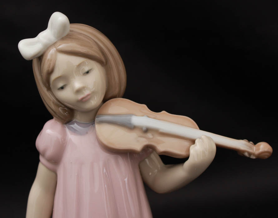 Porcelain Nao Figuine by Lladro Titled Girl With Violin