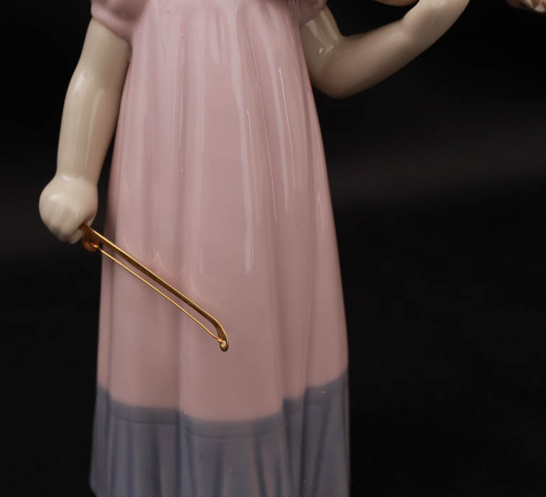 Porcelain Nao Figuine by Lladro Titled Girl With Violin