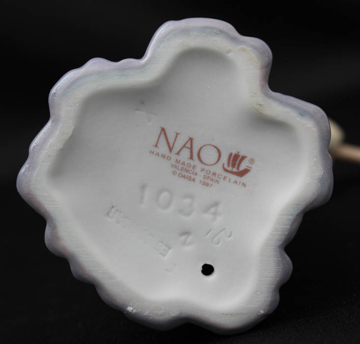 Porcelain Nao Figuine by Lladro Titled Girl With Violin