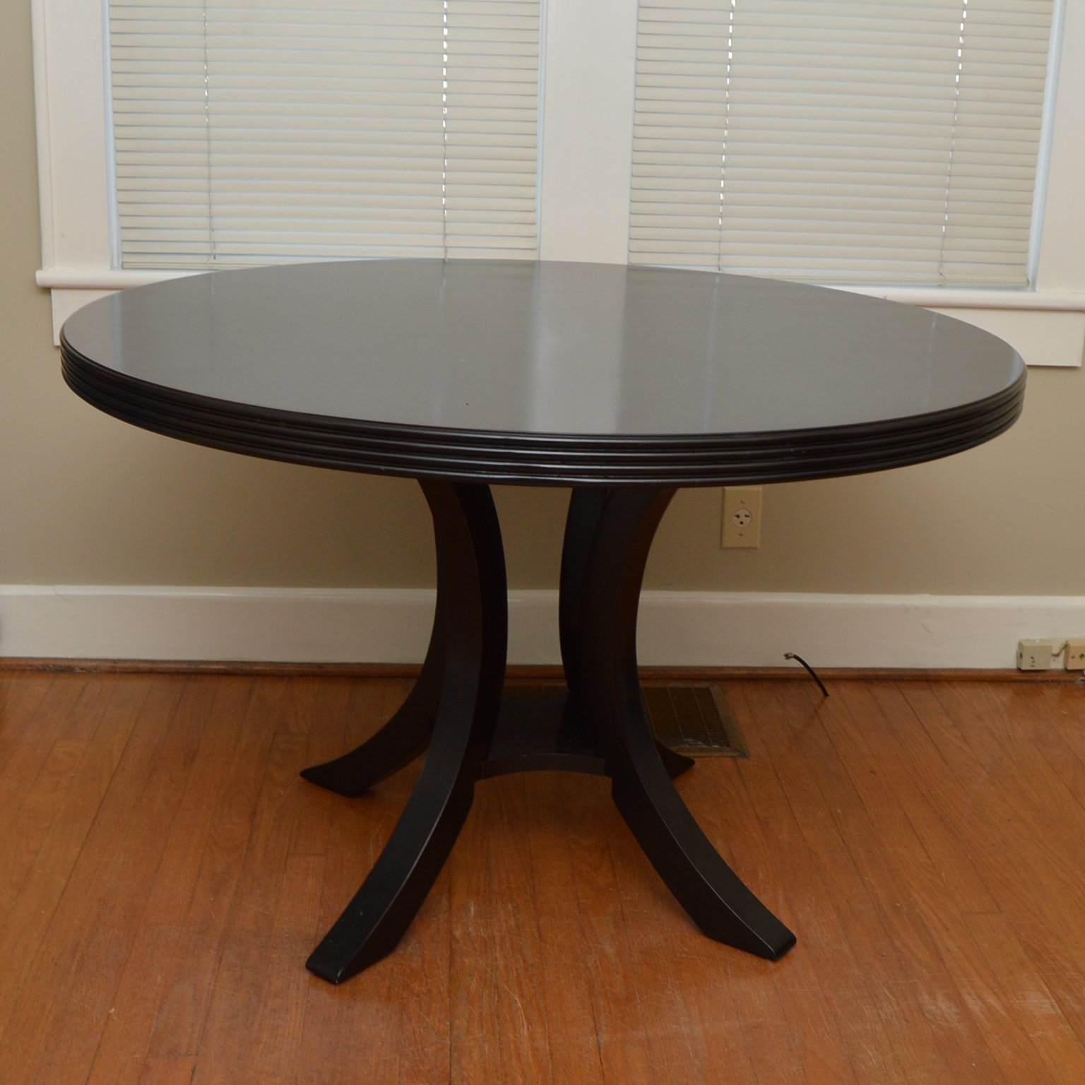 Pier 1 Round Dining Table