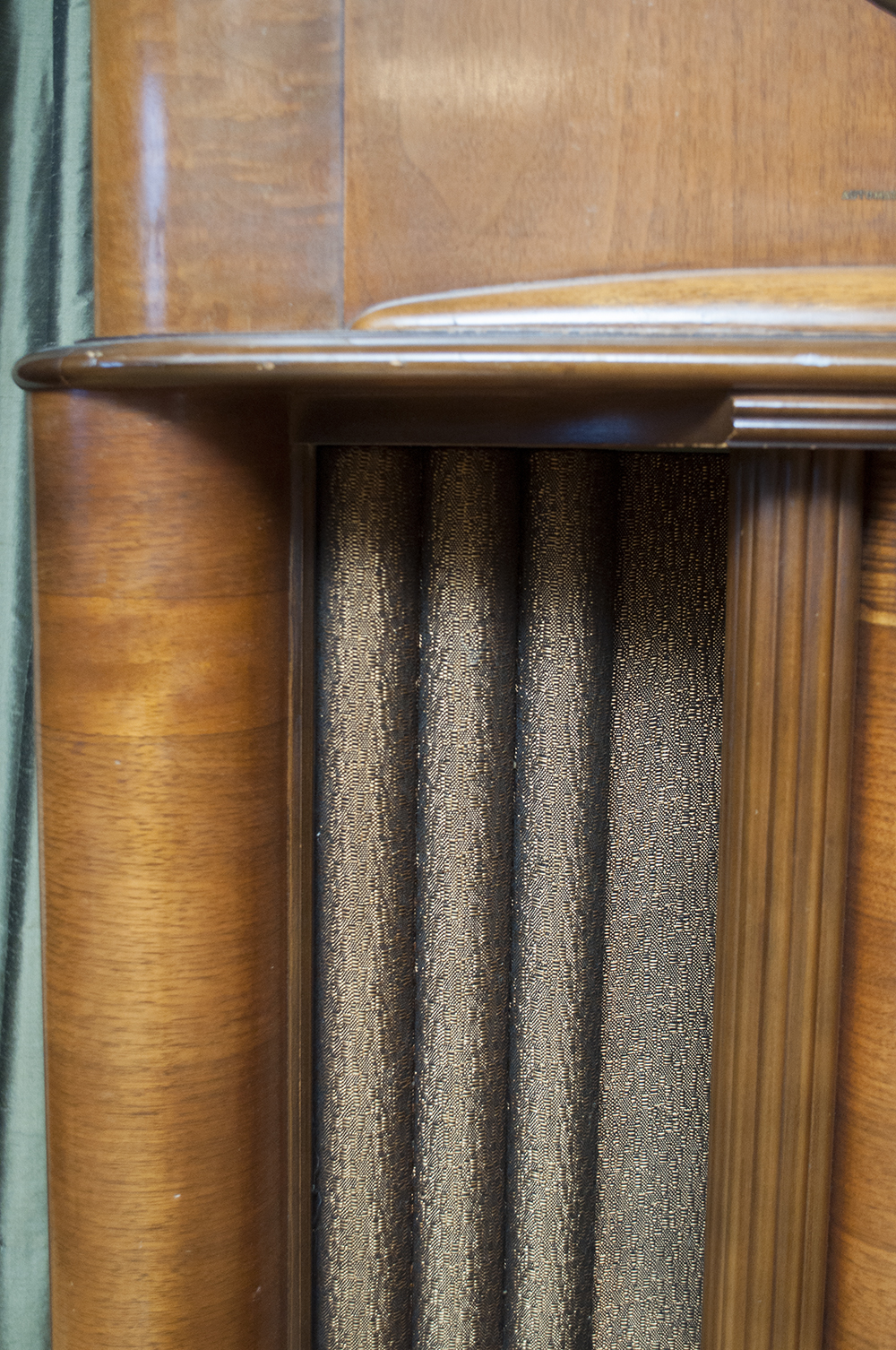 Vintage Zenith Console Radio