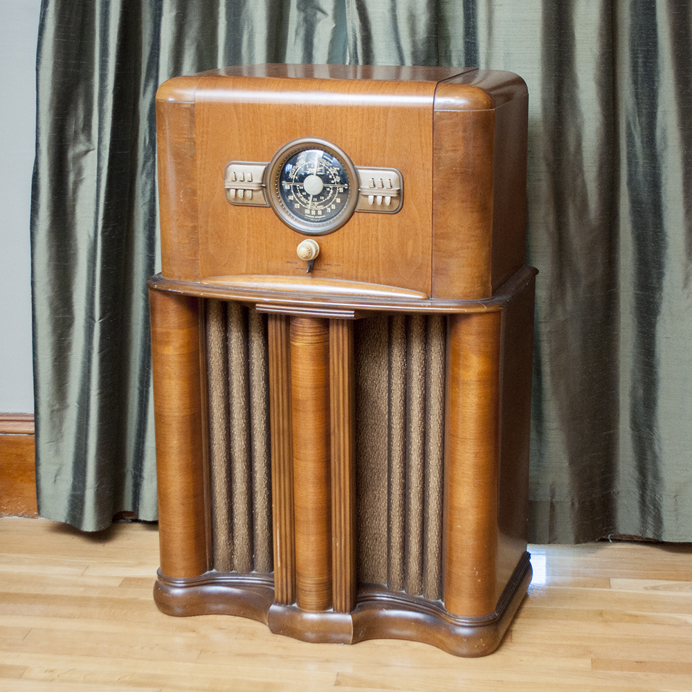 Vintage Zenith Console Radio