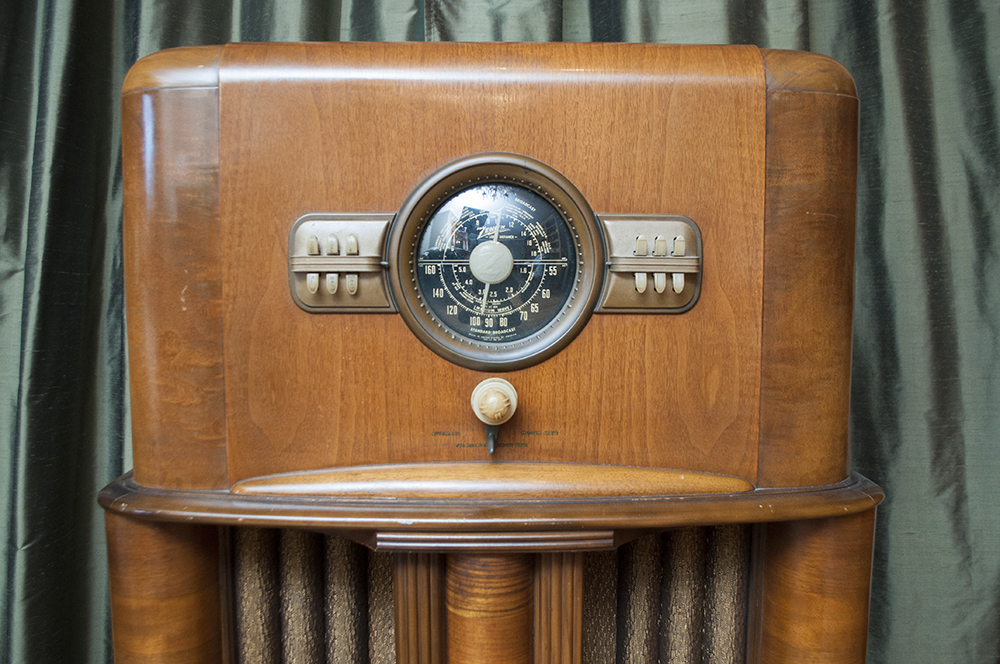 Vintage Zenith Console Radio