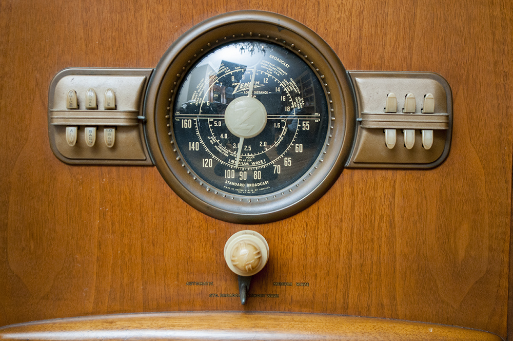 Vintage Zenith Console Radio