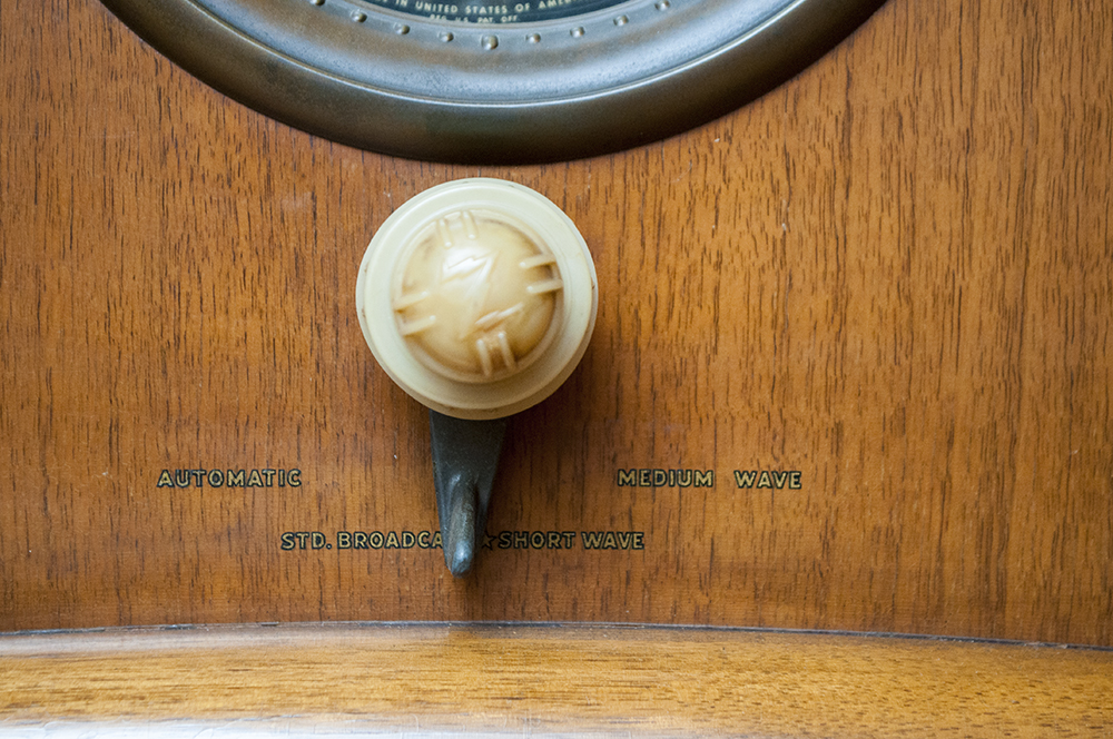 Vintage Zenith Console Radio