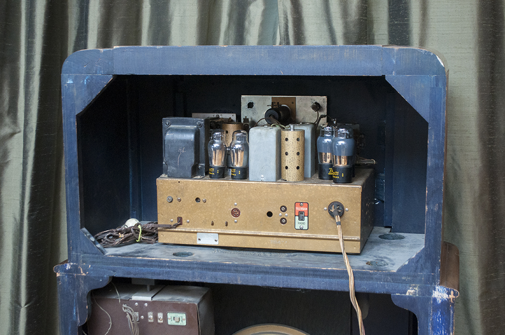 Vintage Zenith Console Radio