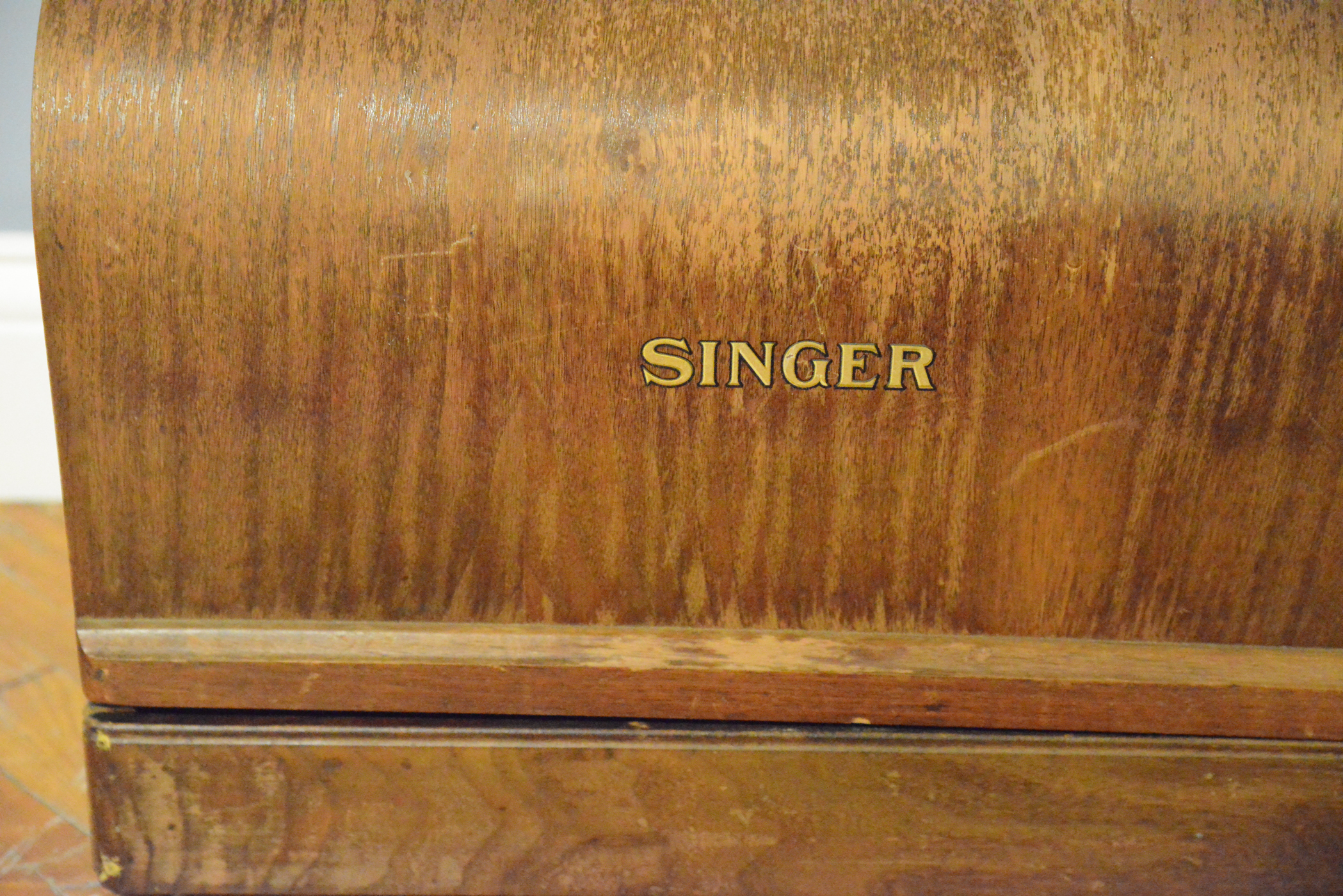 Vintage Singer Sewing Machine with Bentwood Case