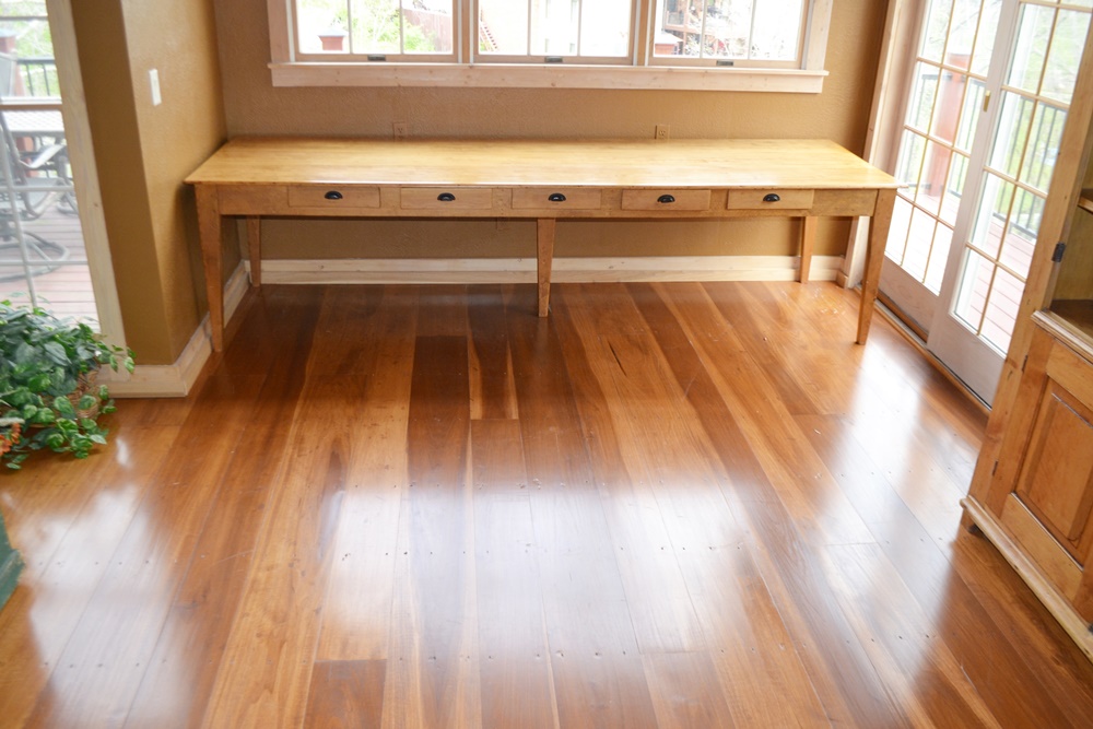Early 1900s American Pine Convent Table