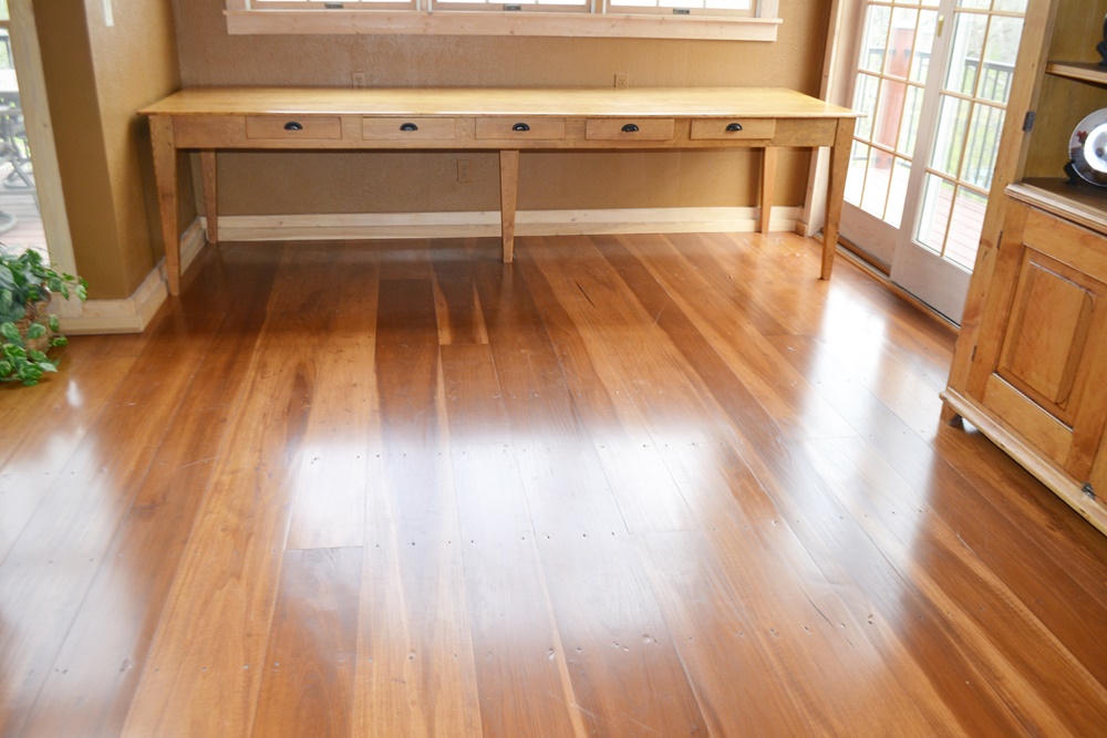 Early 1900s American Pine Convent Table