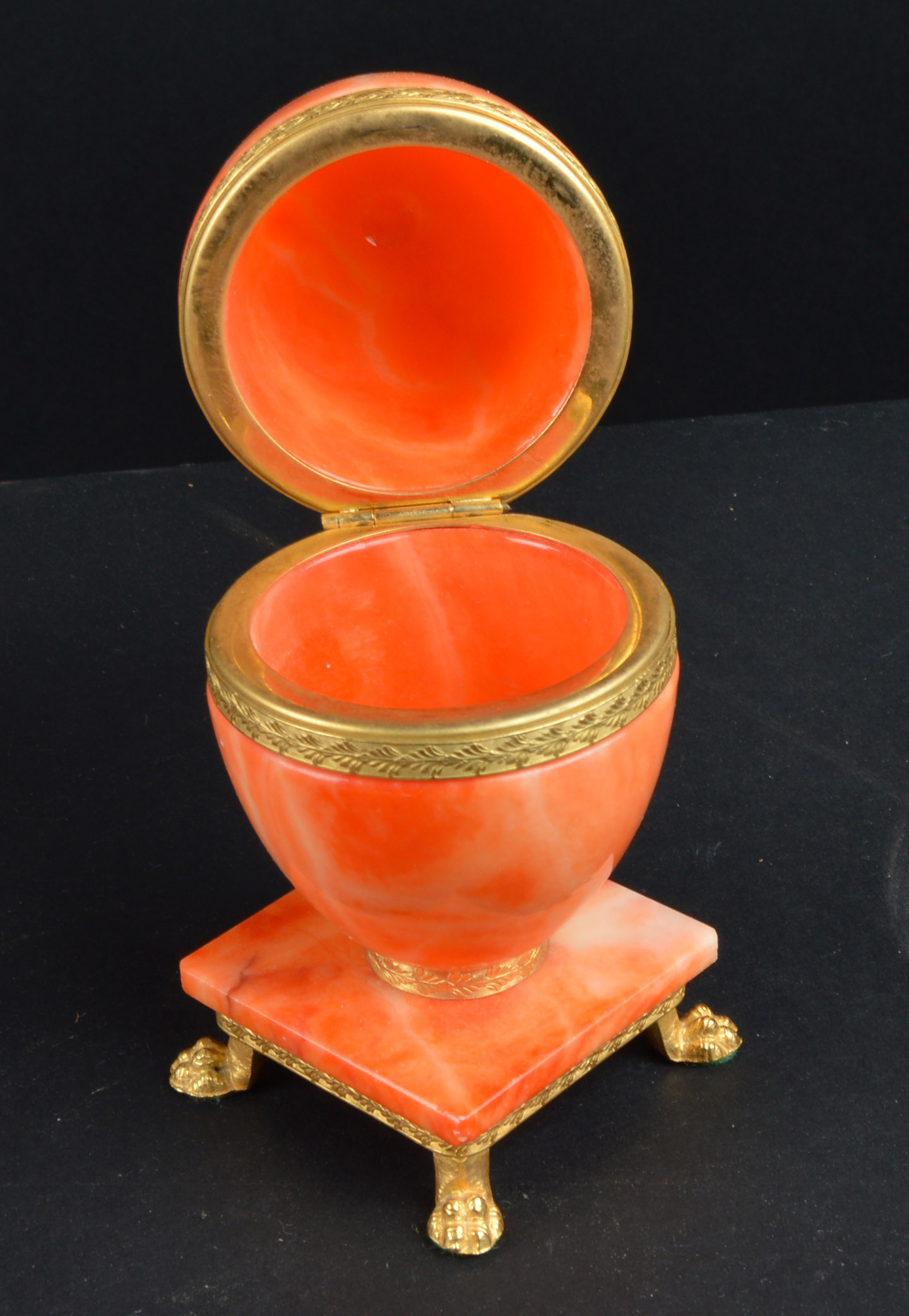 Grouping of Table Décor