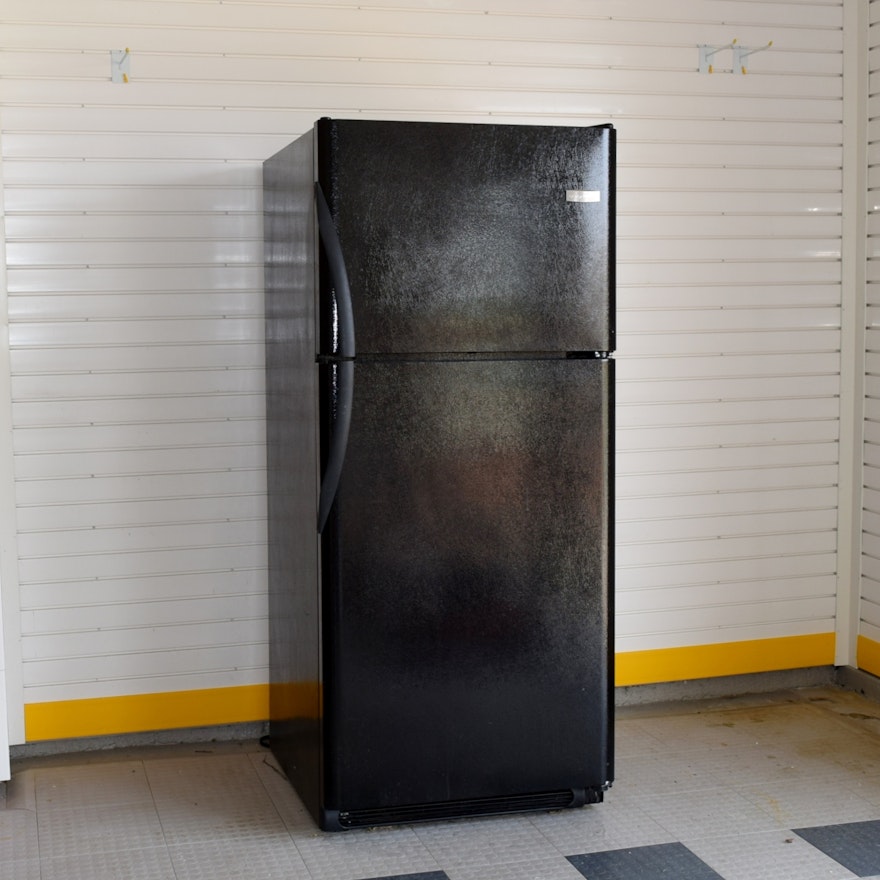 Black Frigidaire Top-Mount Refrigerator/Freezer