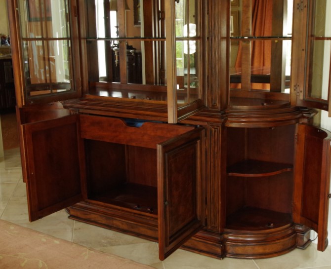 Universal Furniture Villa Cortina China Cabinet