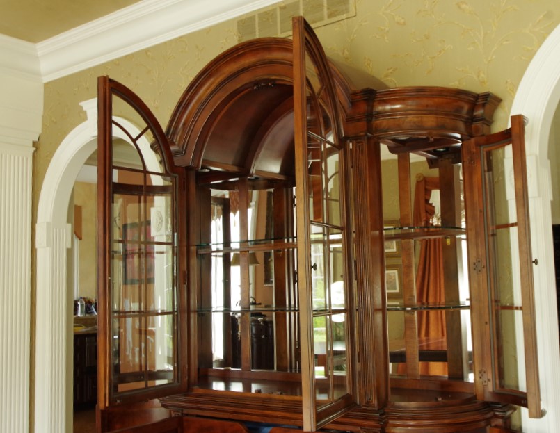 Universal Furniture Villa Cortina China Cabinet