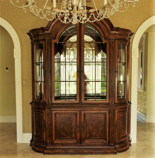 Universal Furniture Villa Cortina China Cabinet