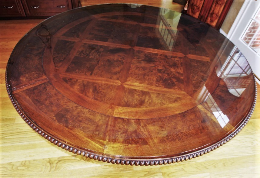 Universal Furniture Villa Cortina Round Cherry Dining Table