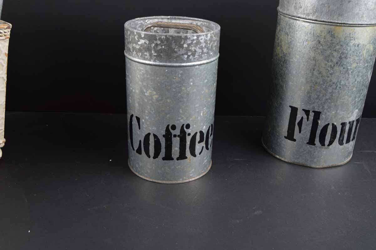 Farmhouse Kitchen Décor Grouping