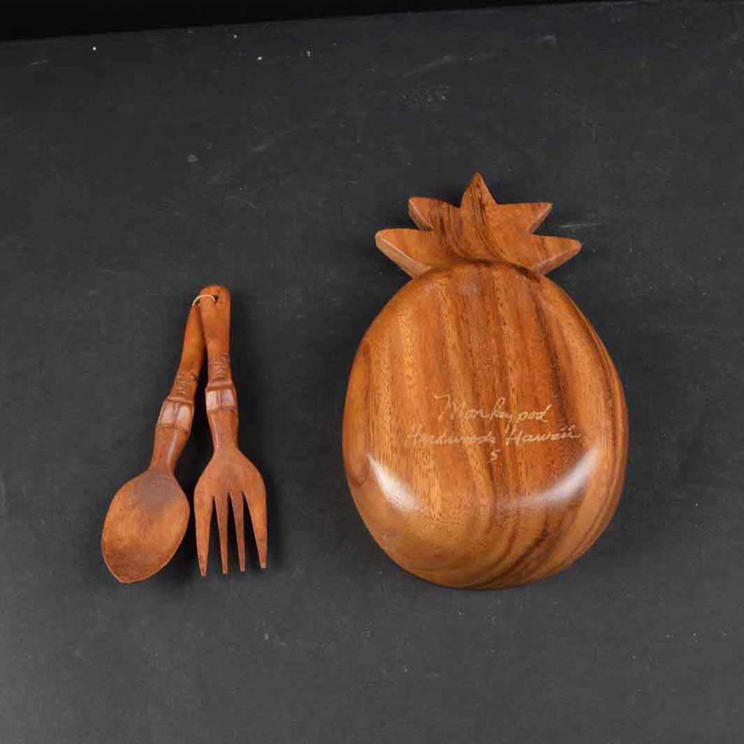 Hawaiian Oak Wood Pineapple Serveware