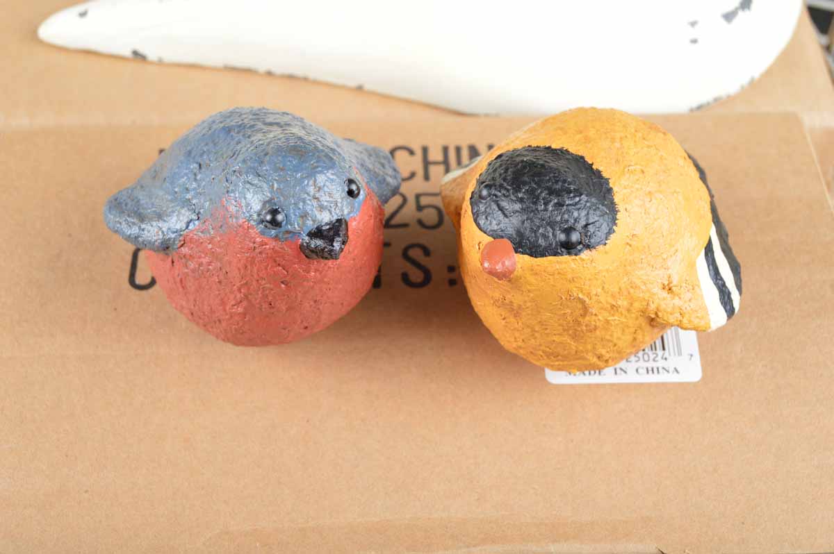 Grouping of Bird Themed Décor