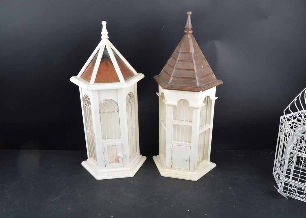 Grouping of Bird Themed Décor