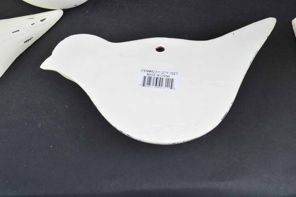 Grouping of Bird Themed Décor