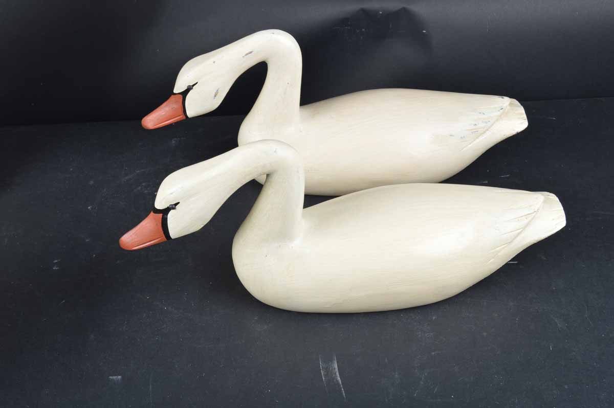 Grouping of Bird and Lake Themed Décor