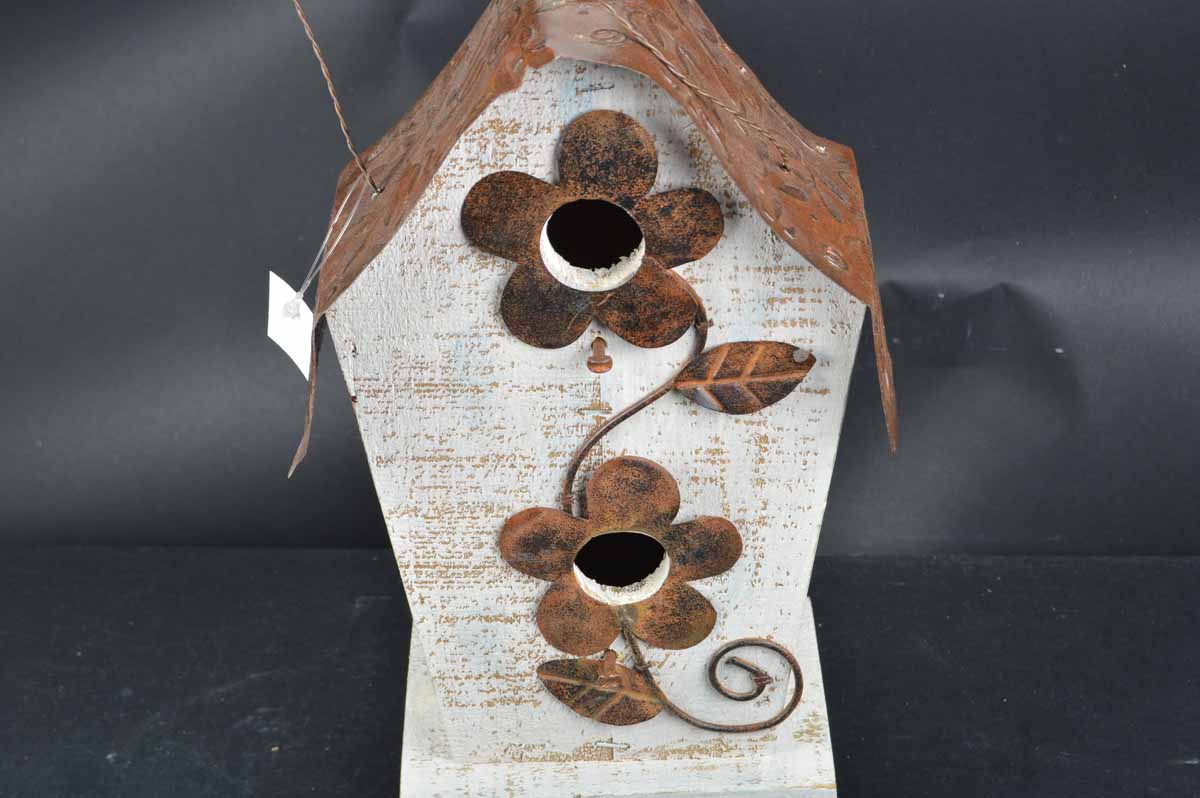 Grouping of Bird and Lake Themed Décor