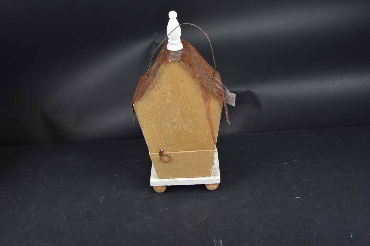 Grouping of Bird and Lake Themed Décor