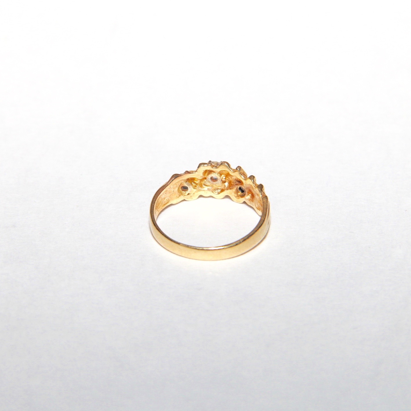 14K Yellow Gold Nugget Ring with Diamonds