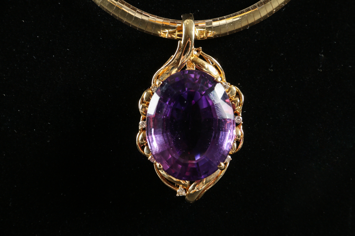 Maraf Jewelry 14k Yellow Gold Amethyst and Diamond Pendant Necklace