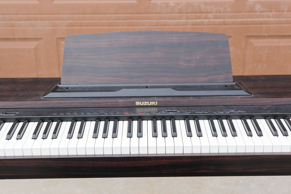 Suzuki Electric Piano