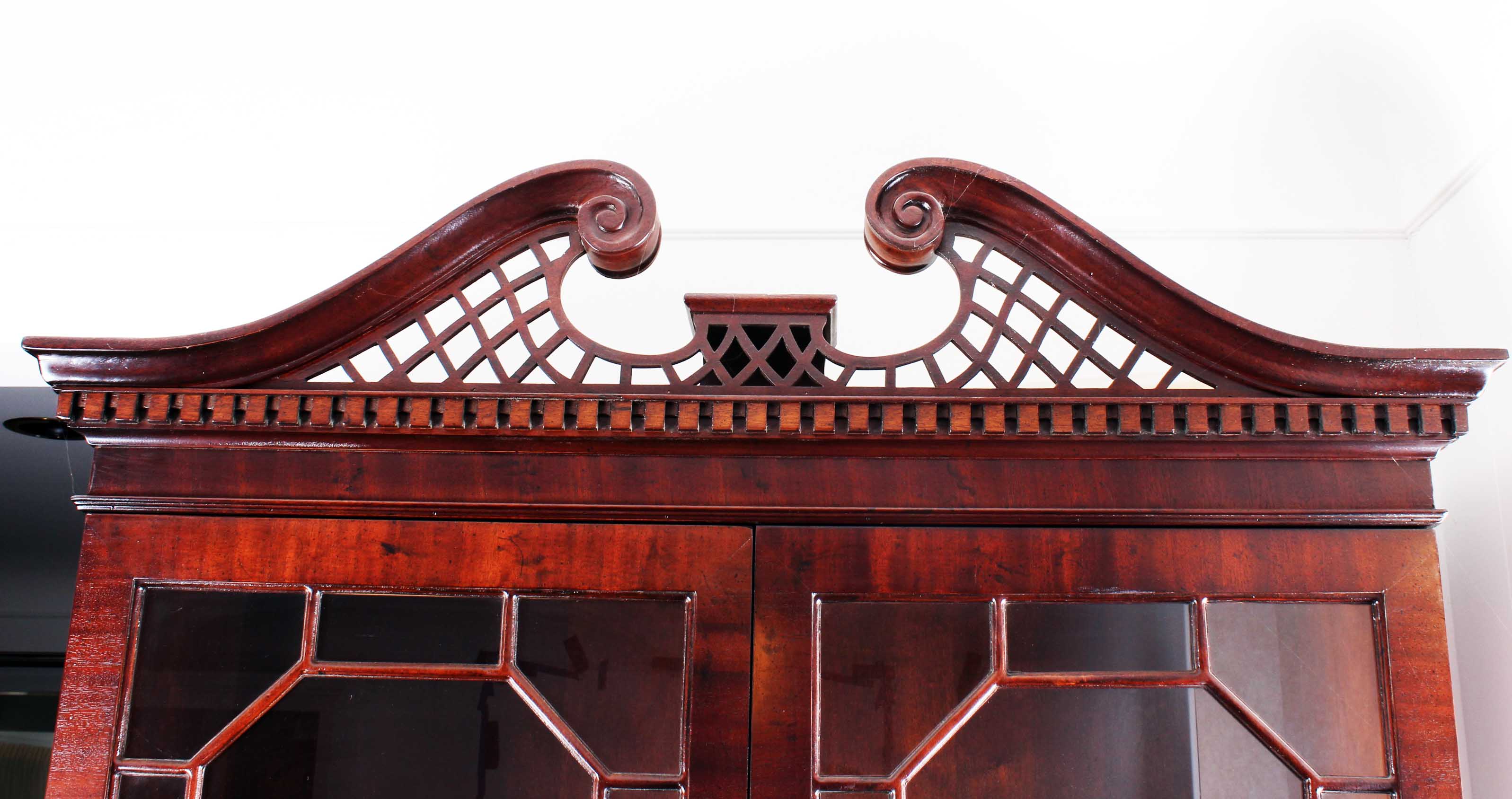 Mid Century Asian Style Mahogany Henredon China Hutch