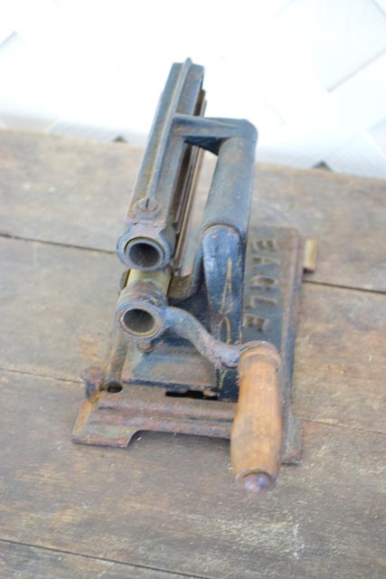 Antique American Machine Co. Fluting Iron