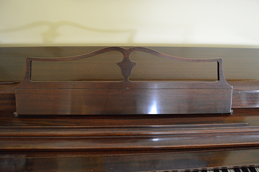 Vintage Wurlitzer Spinet Piano in Mahogany