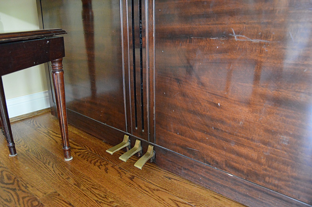 Vintage Wurlitzer Spinet Piano in Mahogany
