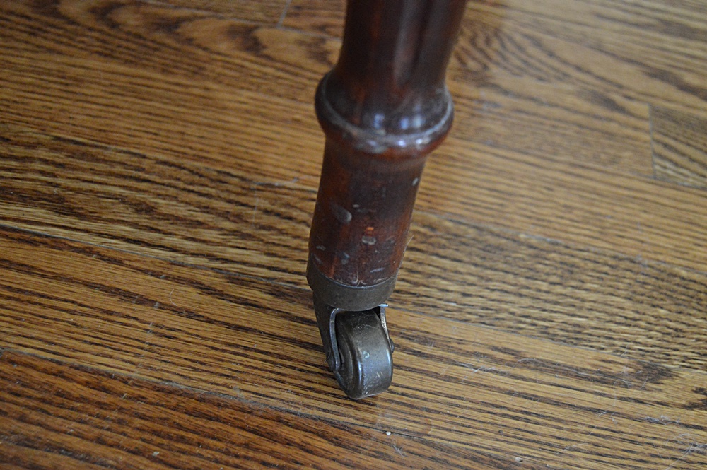 Vintage Wurlitzer Spinet Piano in Mahogany