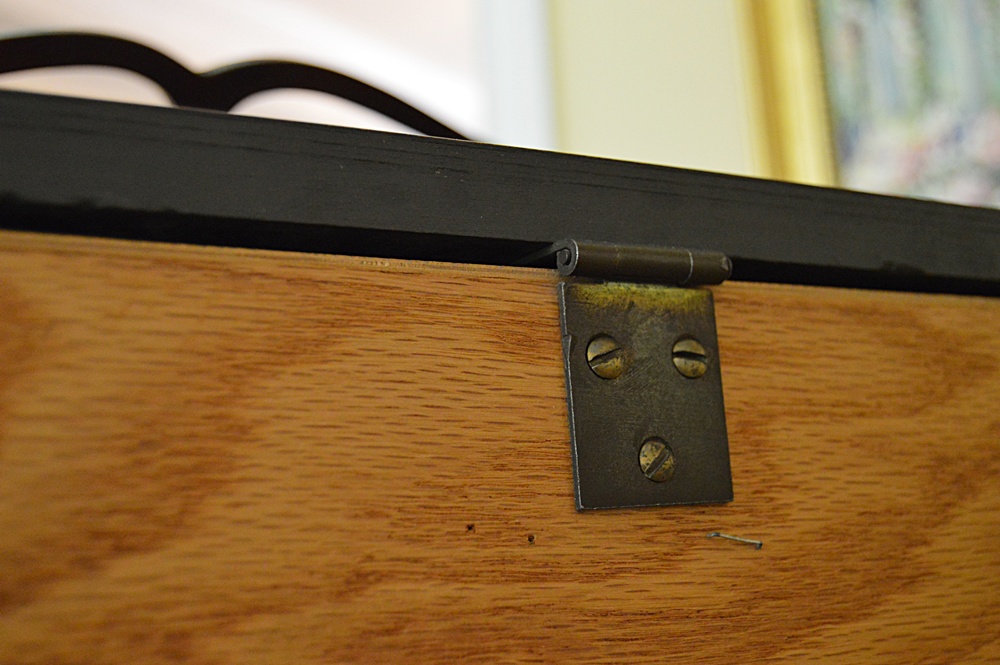 Vintage Wurlitzer Spinet Piano in Mahogany