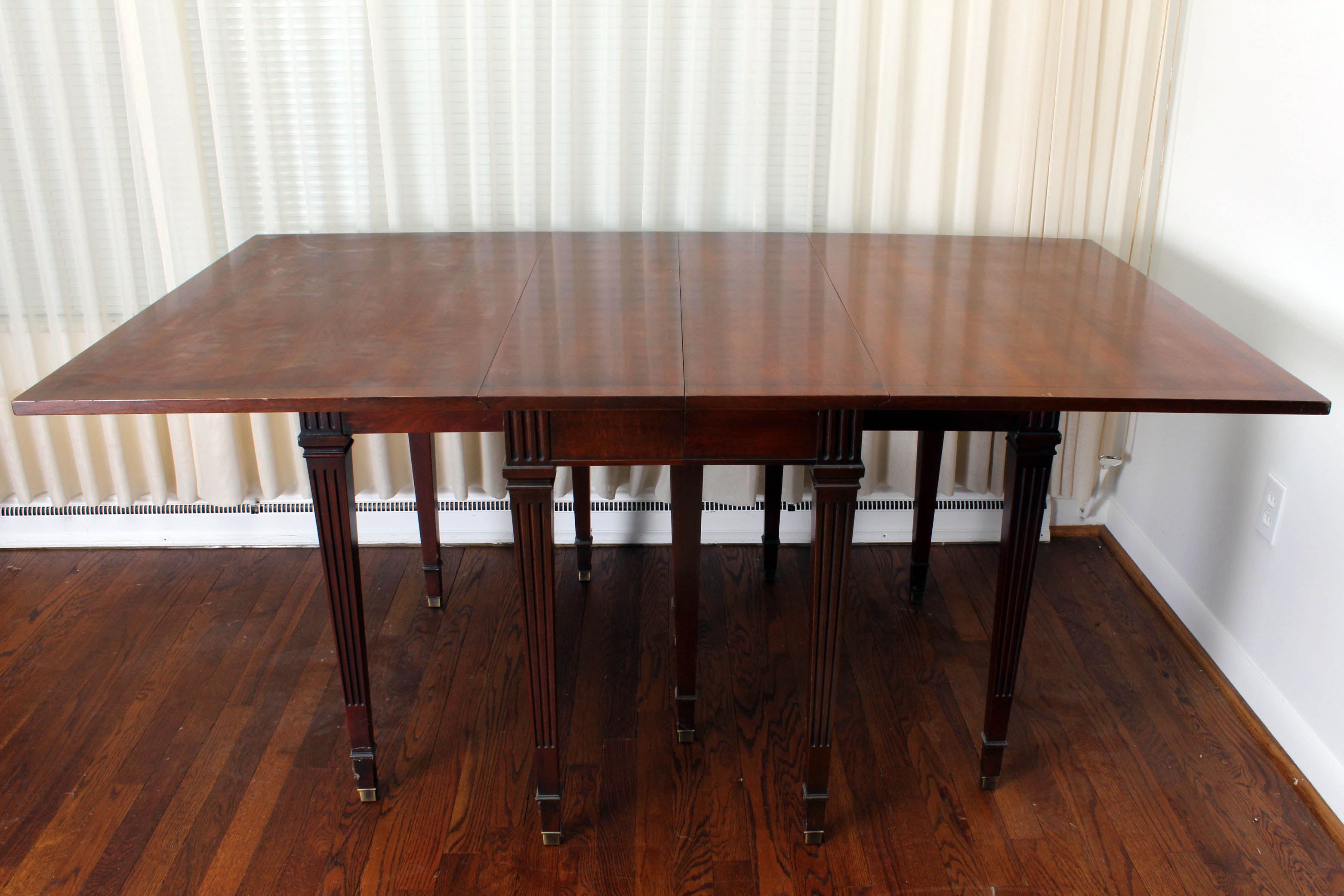Vintage Henredon Mahogany Federal Style Drop Leaf Dining Table