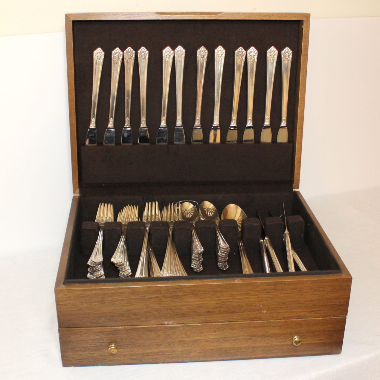 1847 Rogers Brothers "Her Majesty" Silver Plate Flatware in Chest