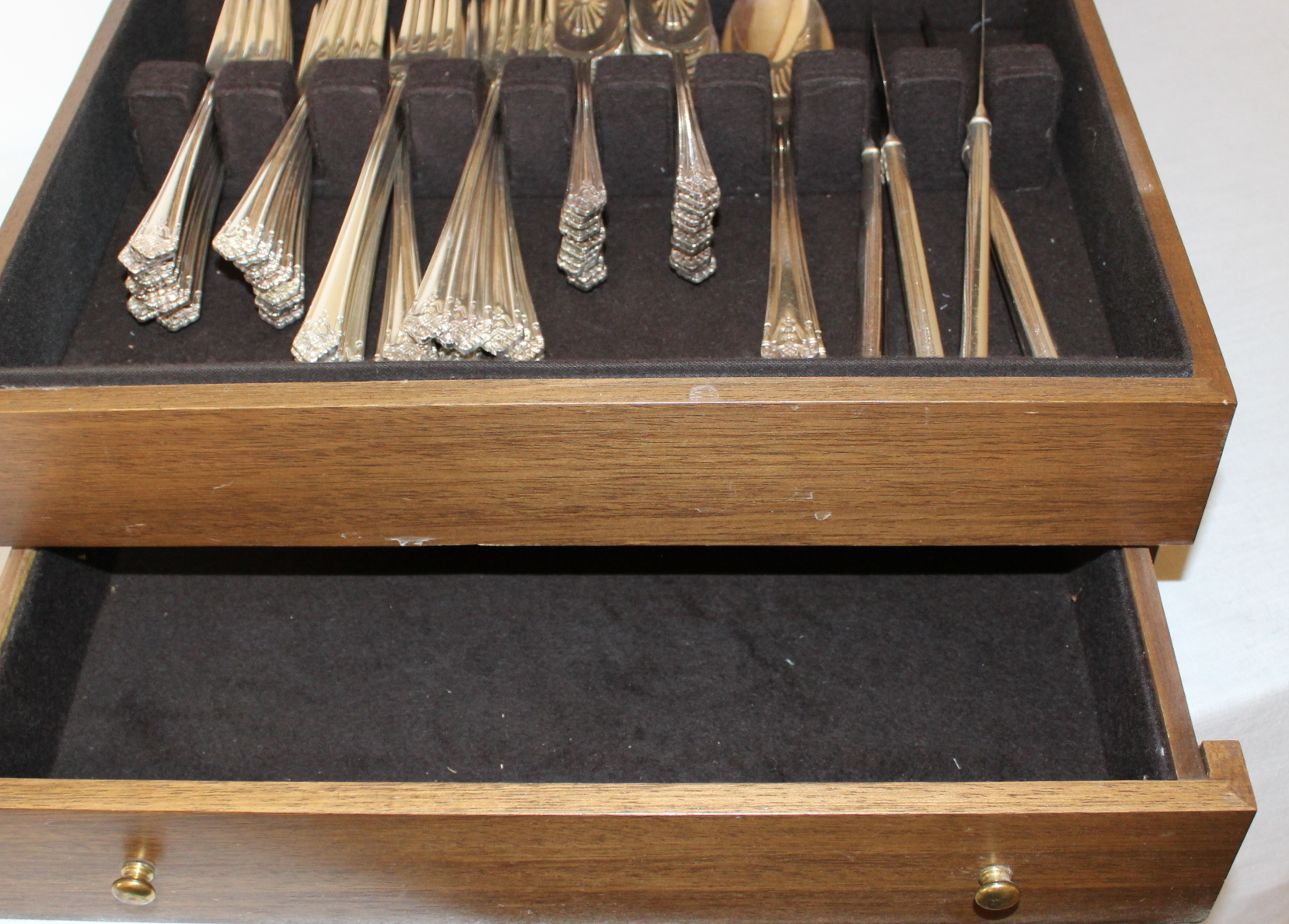 1847 Rogers Brothers "Her Majesty" Silver Plate Flatware in Chest