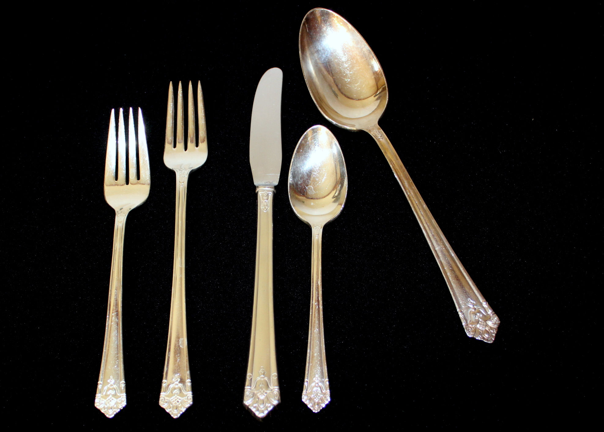 1847 Rogers Brothers "Her Majesty" Silver Plate Flatware in Chest